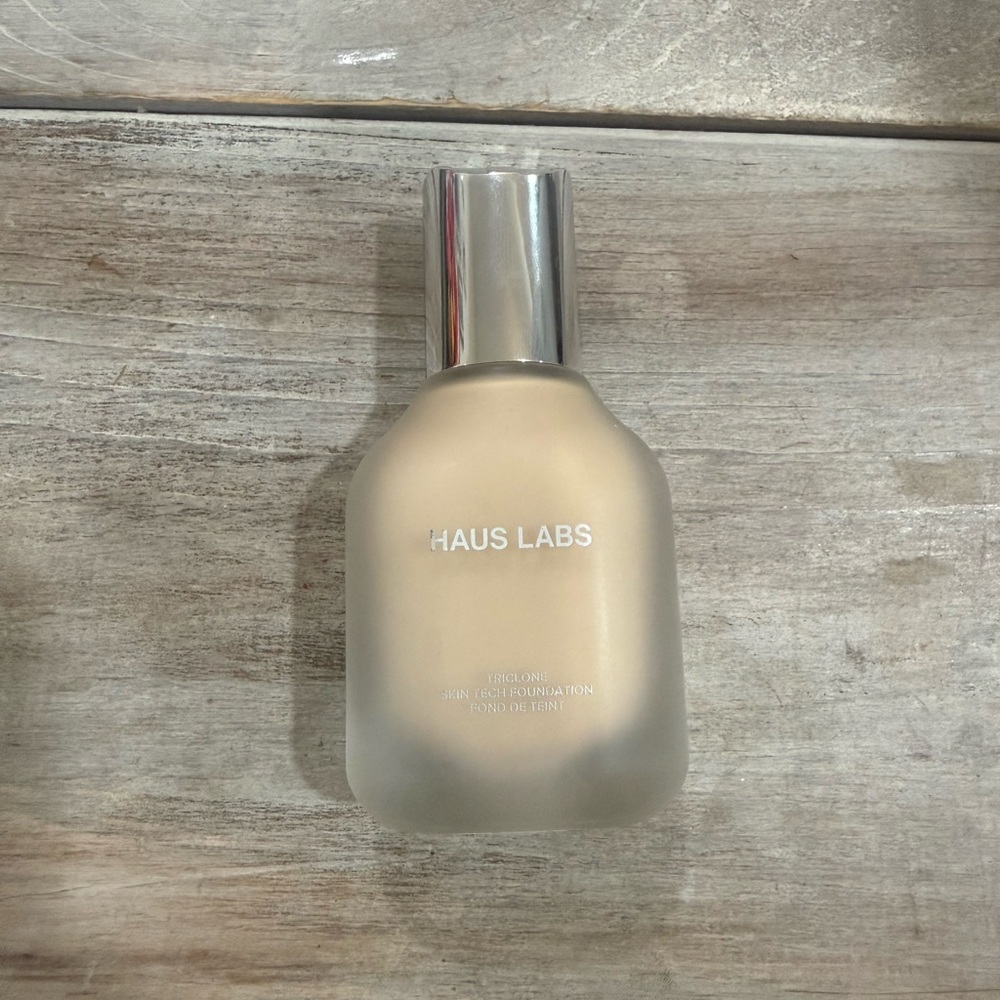 Haus Labs By Lady Gaga Lightweight Liquid Foundation - 050 Fair Cool